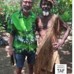 Leonardo Opali con uomo aborigeno Australiano per studio nuovi profumi personalizzati